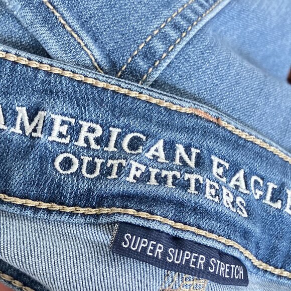American Eagle 12 Regular Distressed Ripped Bleached Super Stretch Tomgirl Jeans - Picture 4 of 5